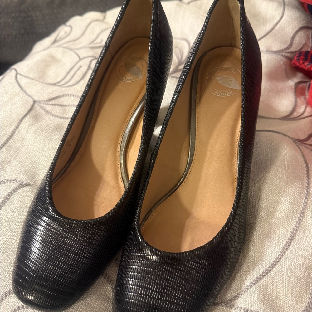 Nurture by Lamaze Black Textured Heels